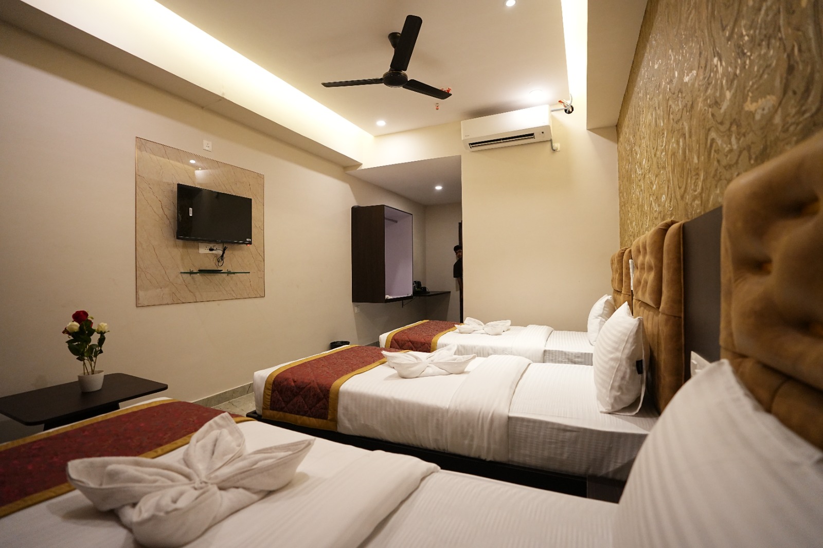 Triple Bed Room Family Suite Royal Nandhana